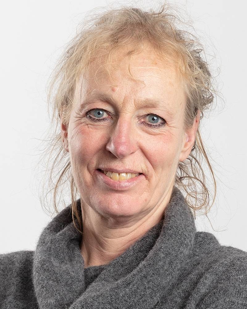 Gude-Portrait.jpg